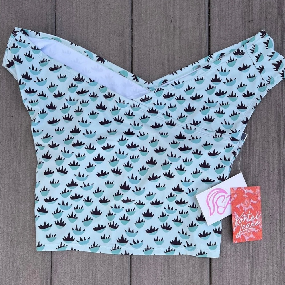 KORTNI JEANE TOP 2XL